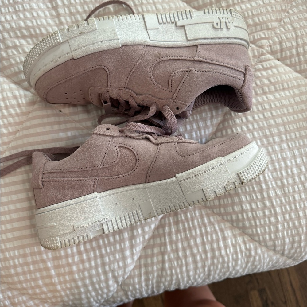 Nike Air Force 1